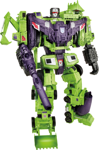 Illustration for article titled The Gigantic New Devastator Towers Over All Other Transformers